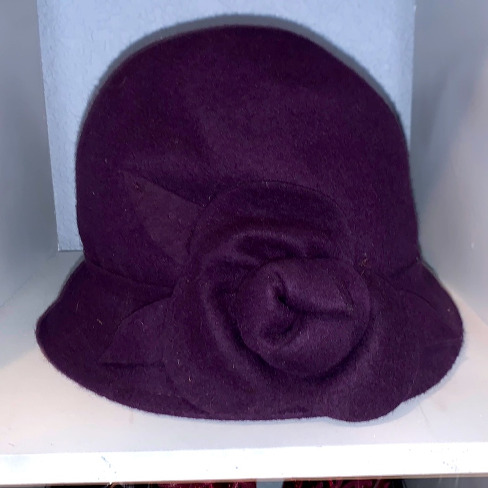 Perfect condition Purple vintage style hat